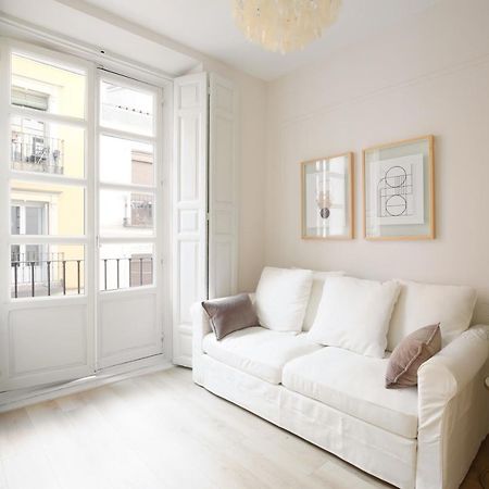 Staylish Studio Apartment In Malasana มาดริด ภายนอก รูปภาพ