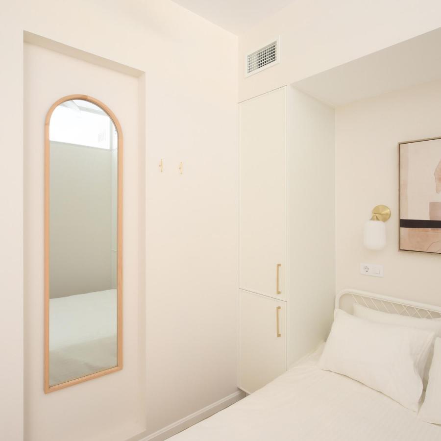 Staylish Studio Apartment In Malasana มาดริด ภายนอก รูปภาพ