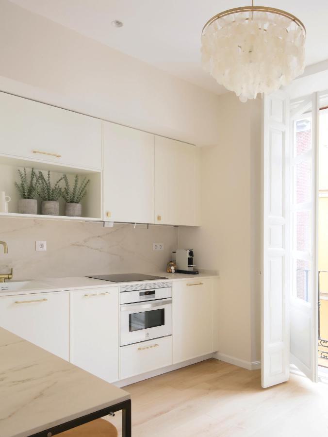 Staylish Studio Apartment In Malasana มาดริด ภายนอก รูปภาพ