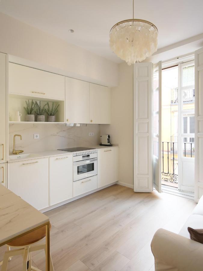 Staylish Studio Apartment In Malasana มาดริด ภายนอก รูปภาพ
